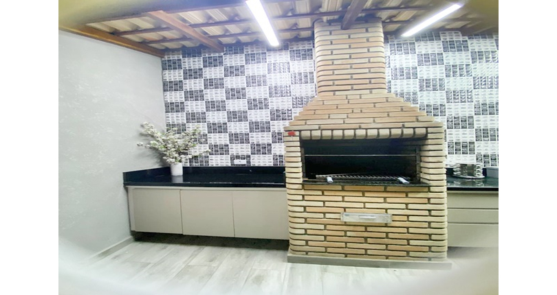 Bela Casa assobradada à venda no Bairro do Parque São Domingos na Rua Dirceu de Almeida,