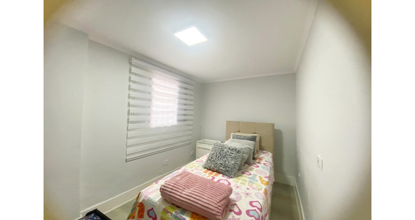 Bela Casa assobradada à venda no Bairro do Parque São Domingos na Rua Dirceu de Almeida,