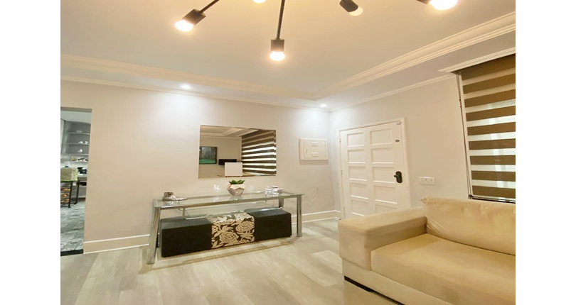 Bela Casa assobradada à venda no Bairro do Parque São Domingos na Rua Dirceu de Almeida,