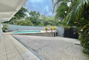 Lindo Sobrado à venda no Bairro do City América na Rua Emir Nogueira,