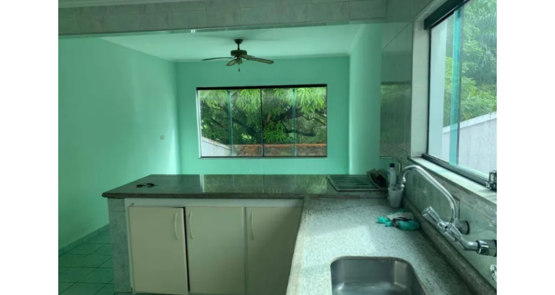 Sobrado à venda no Bairro do Jardim Pinheiros na Rua Alessandro Leopardi