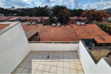 Belo Sobrado à venda no Bairro do Conjunto Residencial Vista Verde