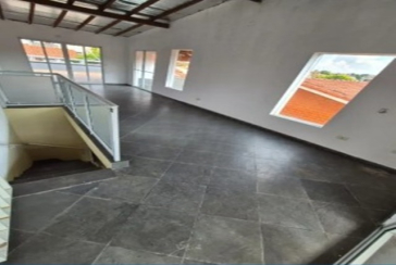 Belo Sobrado à venda no Bairro do Conjunto Residencial Vista Verde