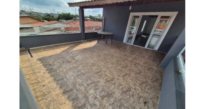 Belo Sobrado à venda no Bairro do Conjunto Residencial Vista Verde