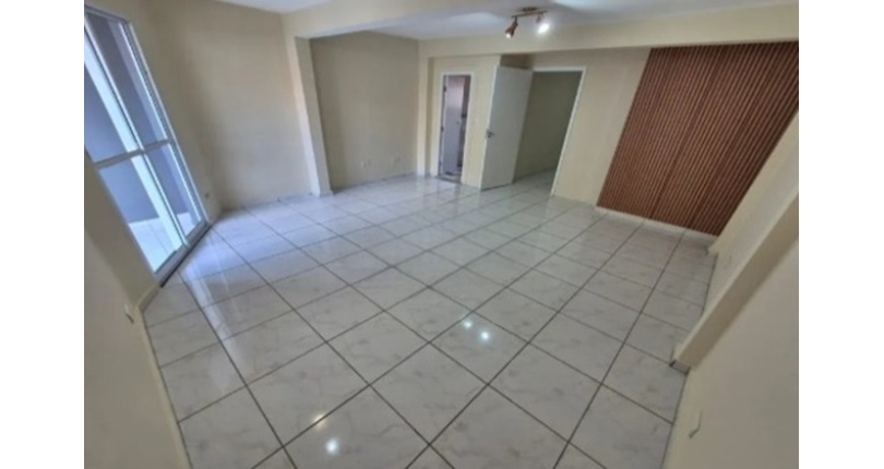 Belo Sobrado à venda no Bairro do Conjunto Residencial Vista Verde