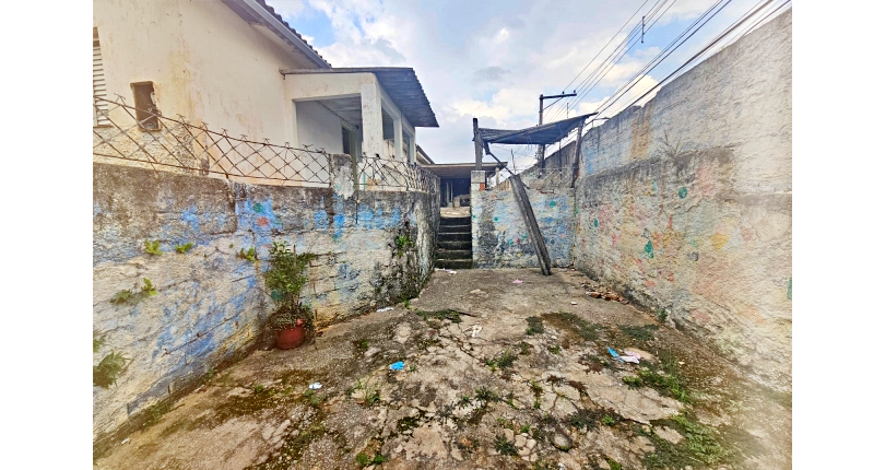 Terreno à venda no Bairro do Vila Pereira Barreto na Rua José China