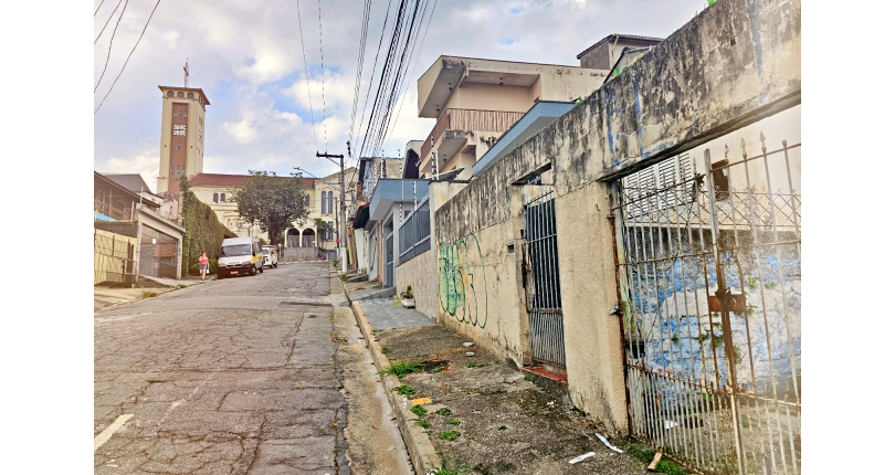 Terreno à venda no Bairro do Vila Pereira Barreto na Rua José China