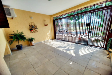 Ótima Casa Térrea à venda no Bairro da Chácara São João na Rua Barra do Garça