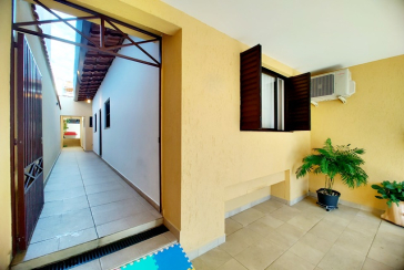 Ótima Casa Térrea à venda no Bairro da Chácara São João na Rua Barra do Garça