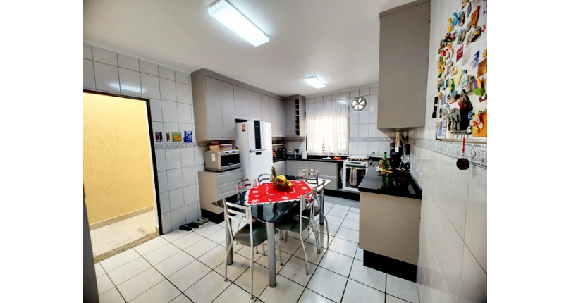 Ótima Casa Térrea à venda no Bairro da Chácara São João na Rua Barra do Garça