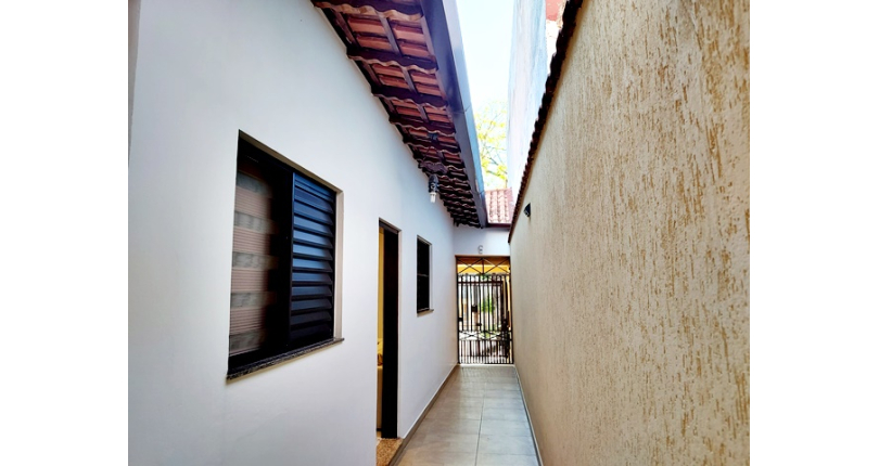 Ótima Casa Térrea à venda no Bairro da Chácara São João na Rua Barra do Garça