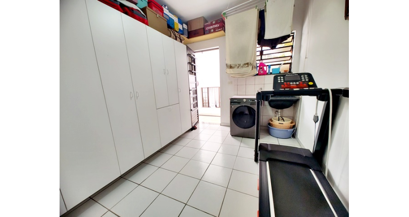 Ótima Casa Térrea à venda no Bairro da Chácara São João na Rua Barra do Garça