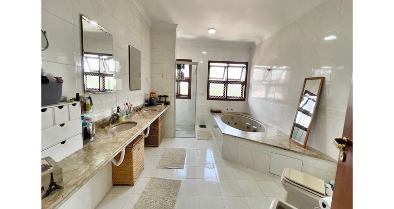 Lindo Sobrado Alto Padrão à venda no City América na Rua Desembargador Olavo Lima Guimarães