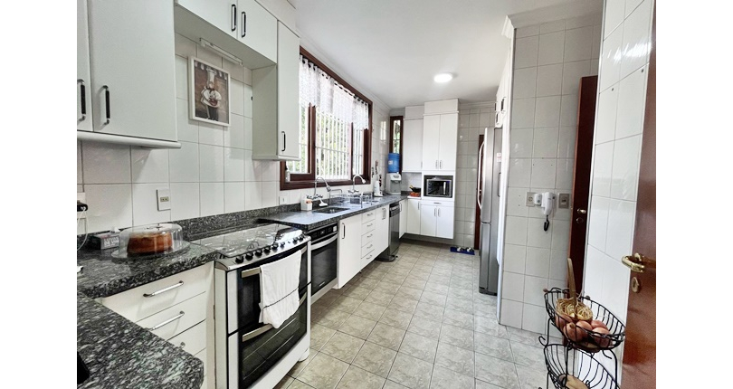 Lindo Sobrado Alto Padrão à venda no City América na Rua Desembargador Olavo Lima Guimarães