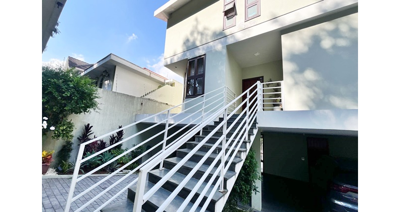 Lindo Sobrado Alto Padrão à venda no City América na Rua Desembargador Olavo Lima Guimarães