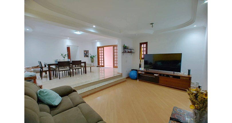 Bela Casa à venda no Jardim Líbano na Rua Benedito Gama Ricardo