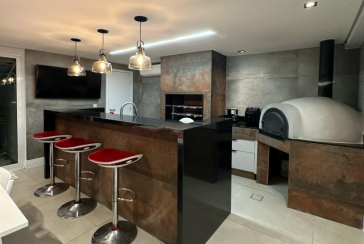 LINDO Sobrado à venda no Bairro do Conjunto Residencial Vista Verde na Rua José Carlos de Resende