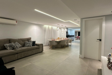 LINDO Sobrado à venda no Bairro do Conjunto Residencial Vista Verde na Rua José Carlos de Resende