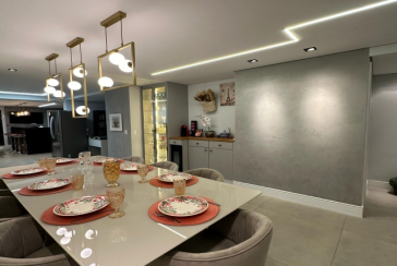 LINDO Sobrado à venda no Bairro do Conjunto Residencial Vista Verde na Rua José Carlos de Resende