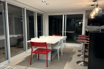 LINDO Sobrado à venda no Bairro do Conjunto Residencial Vista Verde na Rua José Carlos de Resende