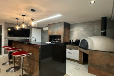 LINDO Sobrado à venda no Bairro do Conjunto Residencial Vista Verde na Rua José Carlos de Resende