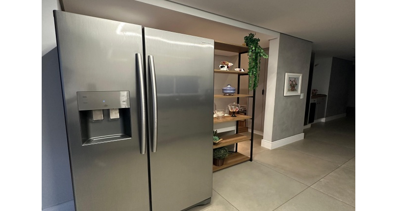 LINDO Sobrado à venda no Bairro do Conjunto Residencial Vista Verde na Rua José Carlos de Resende