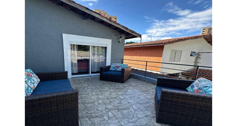 LINDO Sobrado à venda no Bairro do Conjunto Residencial Vista Verde na Rua José Carlos de Resende