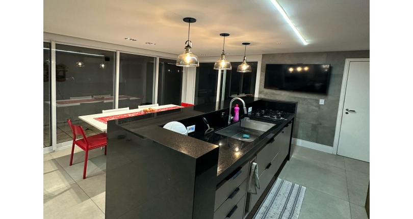 LINDO Sobrado à venda no Bairro do Conjunto Residencial Vista Verde na Rua José Carlos de Resende