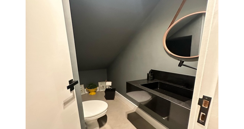 LINDO Sobrado à venda no Bairro do Conjunto Residencial Vista Verde na Rua José Carlos de Resende