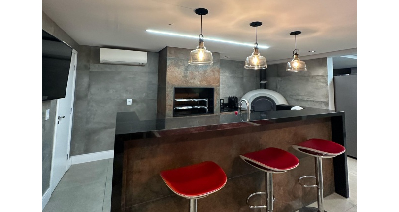 LINDO Sobrado à venda no Bairro do Conjunto Residencial Vista Verde na Rua José Carlos de Resende