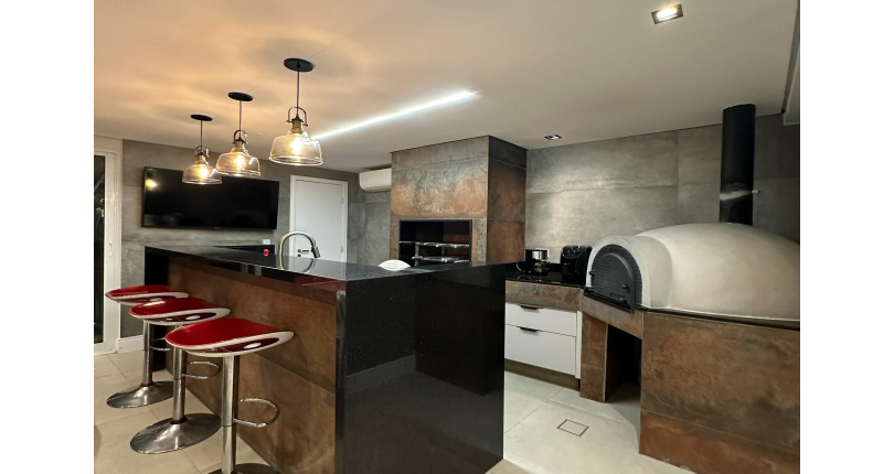 LINDO Sobrado à venda no Bairro do Conjunto Residencial Vista Verde na Rua José Carlos de Resende