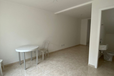 Sobrado à venda no Bairro do Parque São Domingos na Rua Doutor Odon Carlos de Figueiredo Ferraz