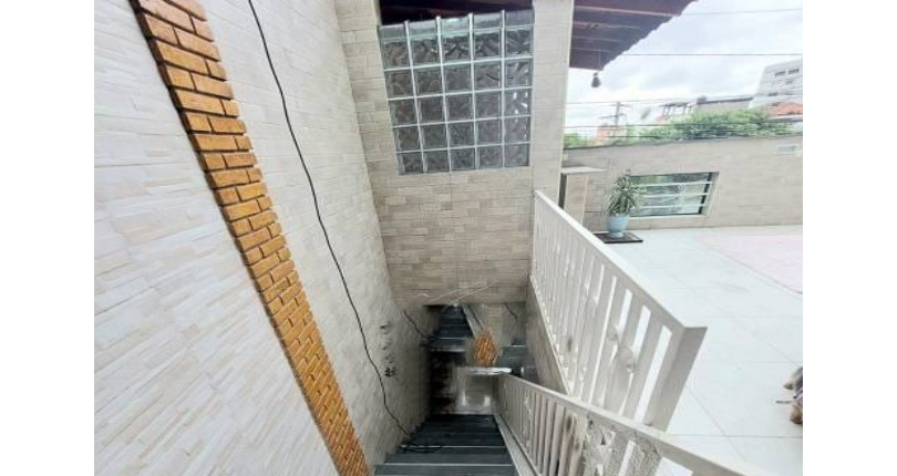 Sobrado à venda no Bairro do Parque São Domingos na Rua Doutor Odon Carlos de Figueiredo Ferraz