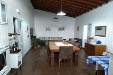 Casa Térrea à venda no Bairro da Vila Espanhola na Rua Antônio Pinto Vieira