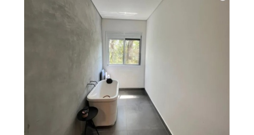 Linda Casa à venda no Bairro do City Recanto Anastácio na Rua João Ferrero Versino