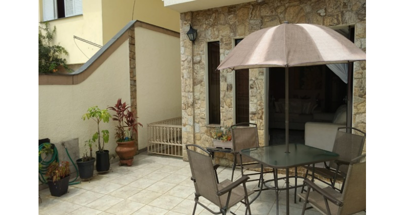 Lindo Sobrado à venda no Bairro do Parque São Domingos na Rua Homero Sales,