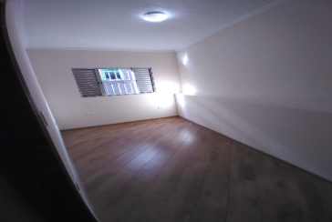 Belo Sobrado à venda no Bairro do Jardim Anhangüera na Rua Júlio Vicente Ferreira