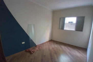 Belo Sobrado à venda no Bairro do Jardim Anhangüera na Rua Júlio Vicente Ferreira