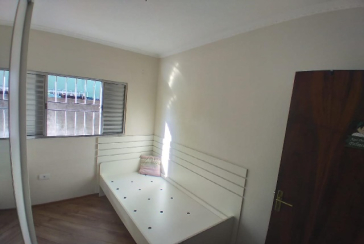 Belo Sobrado à venda no Bairro do Jardim Anhangüera na Rua Júlio Vicente Ferreira