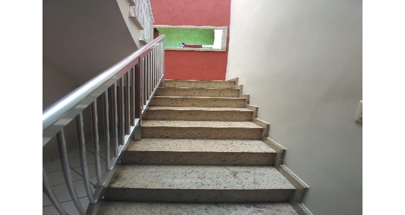 Belo Sobrado à venda no Bairro do Jardim Anhangüera na Rua Júlio Vicente Ferreira