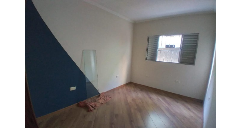 Belo Sobrado à venda no Bairro do Jardim Anhangüera na Rua Júlio Vicente Ferreira