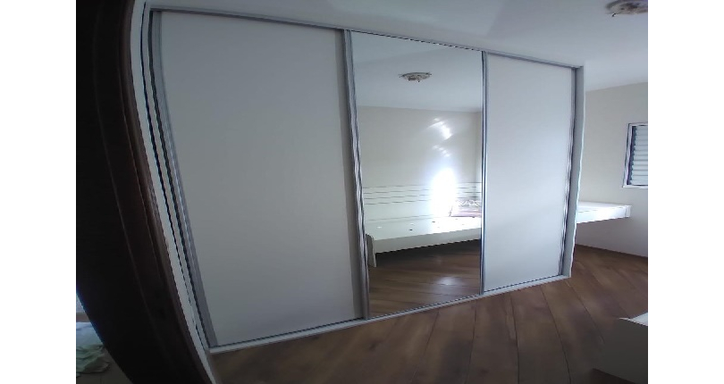 Belo Sobrado à venda no Bairro do Jardim Anhangüera na Rua Júlio Vicente Ferreira