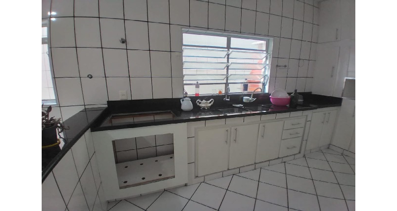 Belo Sobrado à venda no Bairro do Jardim Anhangüera na Rua Júlio Vicente Ferreira