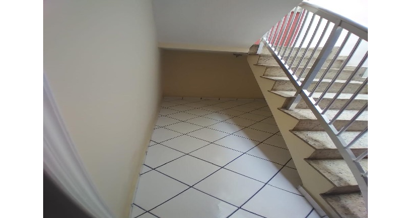 Belo Sobrado à venda no Bairro do Jardim Anhangüera na Rua Júlio Vicente Ferreira