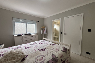 Bela Casa à venda no Bairro da Vila Guedes na Rua Confidencia Musical,