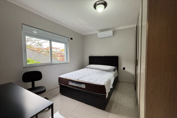 Bela Casa à venda no Bairro da Vila Guedes na Rua Confidencia Musical,