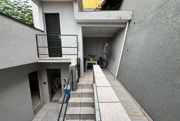 Bela Casa à venda no Bairro da Vila Guedes na Rua Confidencia Musical,