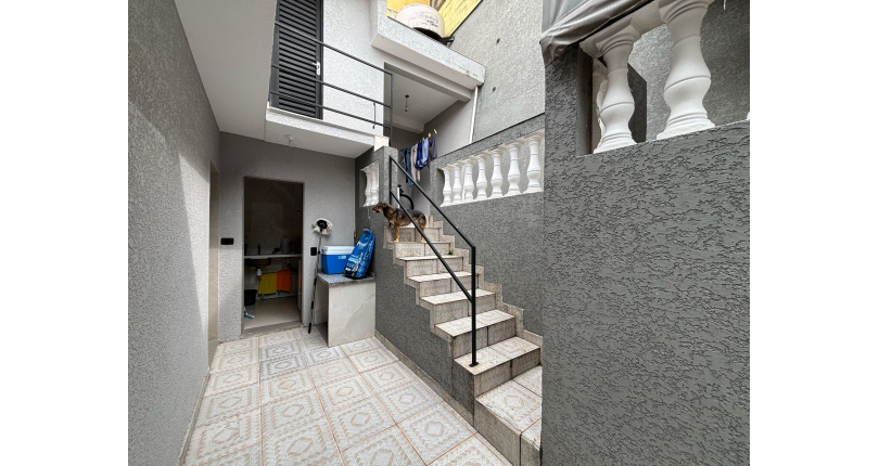 Bela Casa à venda no Bairro da Vila Guedes na Rua Confidencia Musical,