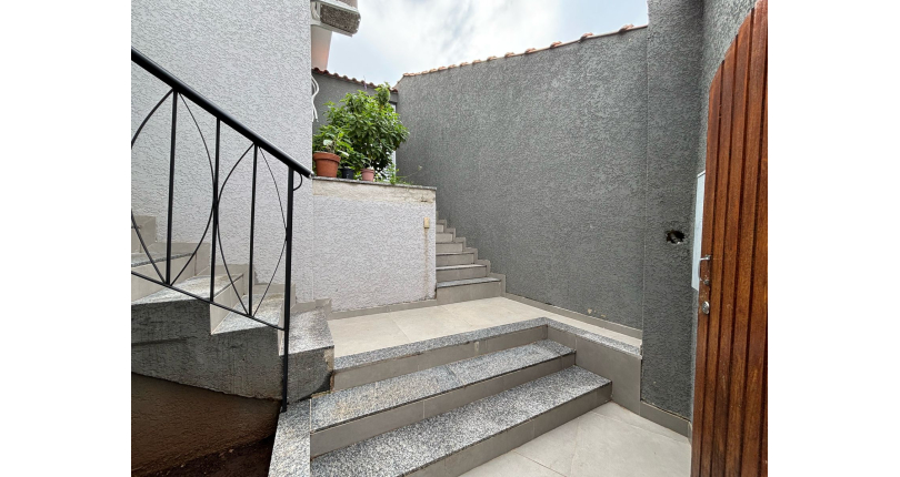 Bela Casa à venda no Bairro da Vila Guedes na Rua Confidencia Musical,