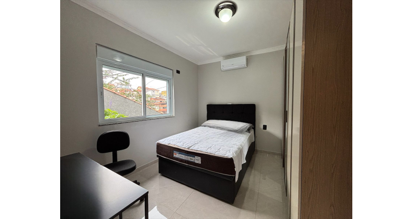 Bela Casa à venda no Bairro da Vila Guedes na Rua Confidencia Musical,